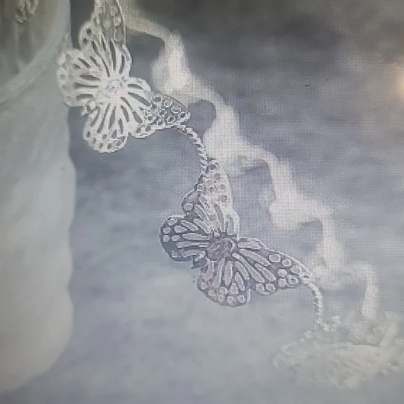 Beautiful butterfly headband/crown and 3 pairs of earrings. - Picture 9 of 9